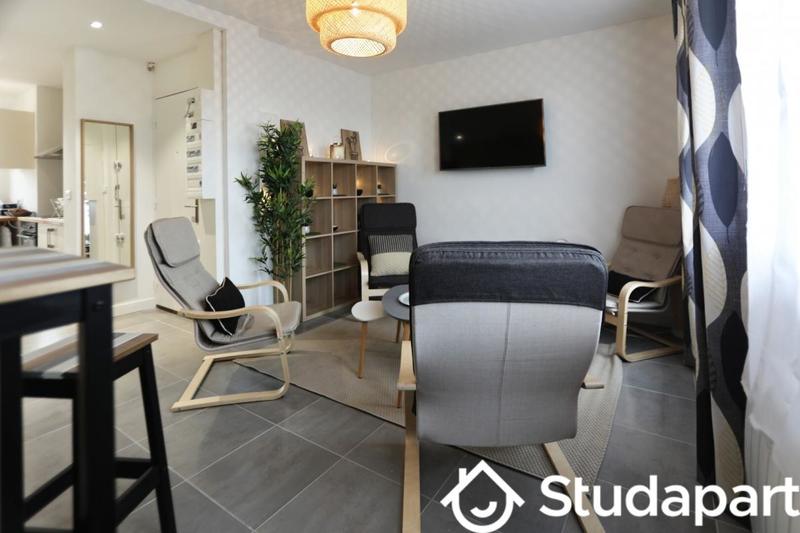 Chambre - 11 m² - 1 pièce