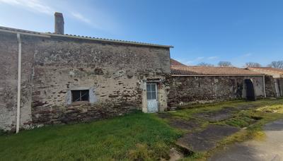 Maison - 250 m² - 3 pièces