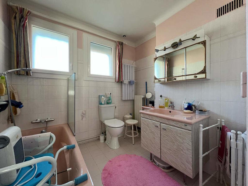 Maison - 146 m² - 9 pièces