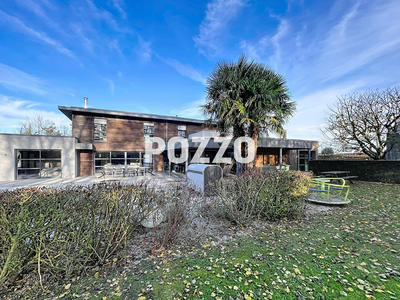 Maison d'architecte - 376 m² - 10 pièces