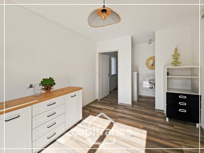 Maison - 98 m² - 5 pièces