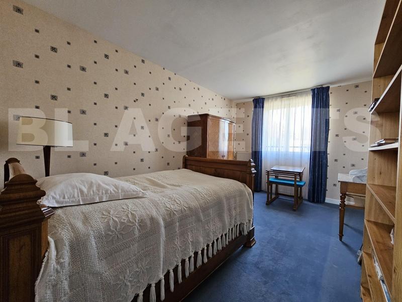 Maison traditionnelle - 157 m² - 7 pièces