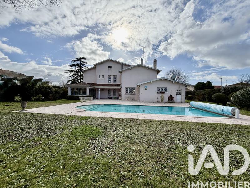 Maison de maîtres - 258 m² - 7 pièces