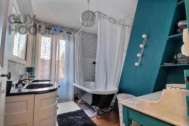 Maison - 177 m² - 7 pièces