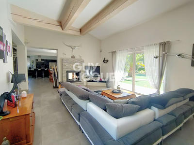 Villa - 300 m² - 7 pièces