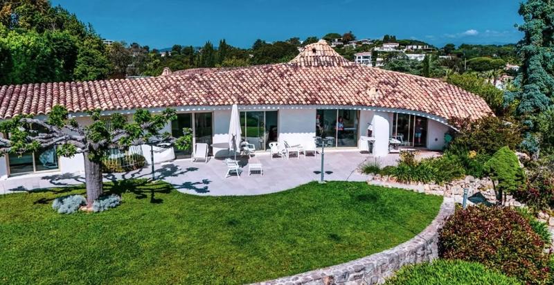 Maison - 490 m² - 10 pièces