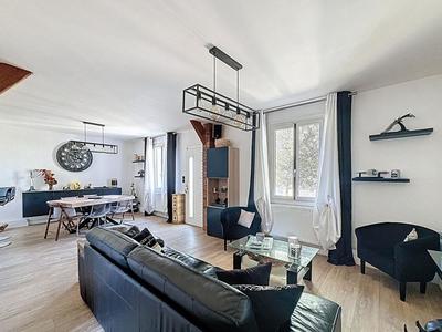 Maison - 91 m² - 5 pièces