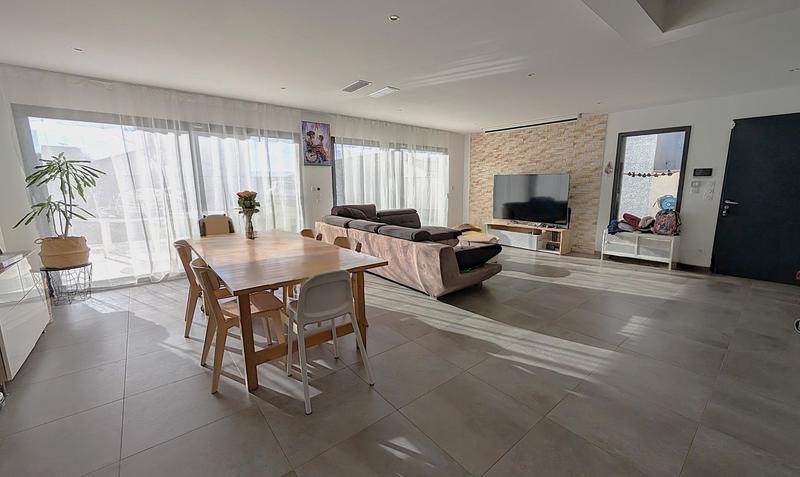 Maison - 122 m² - 4 pièces