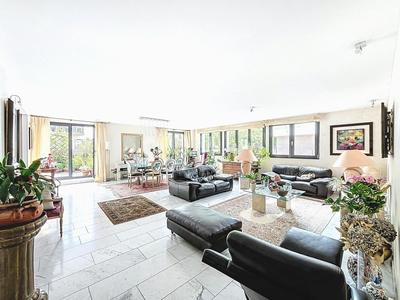 Appartement - 180 m² - 5 pièces