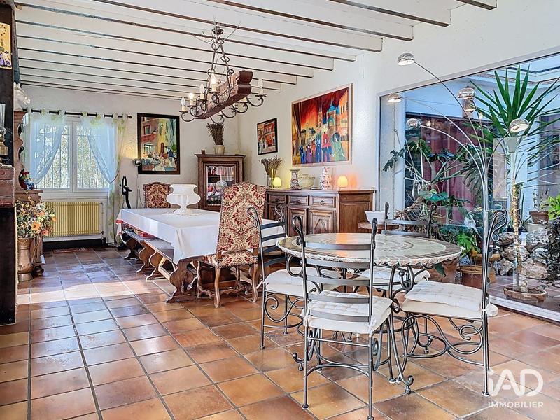 Maison - 330 m² - 8 pièces