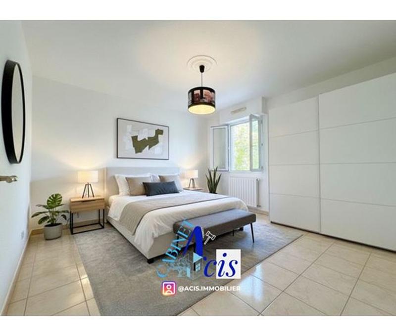 Appartement - 100 m² - 4 pièces