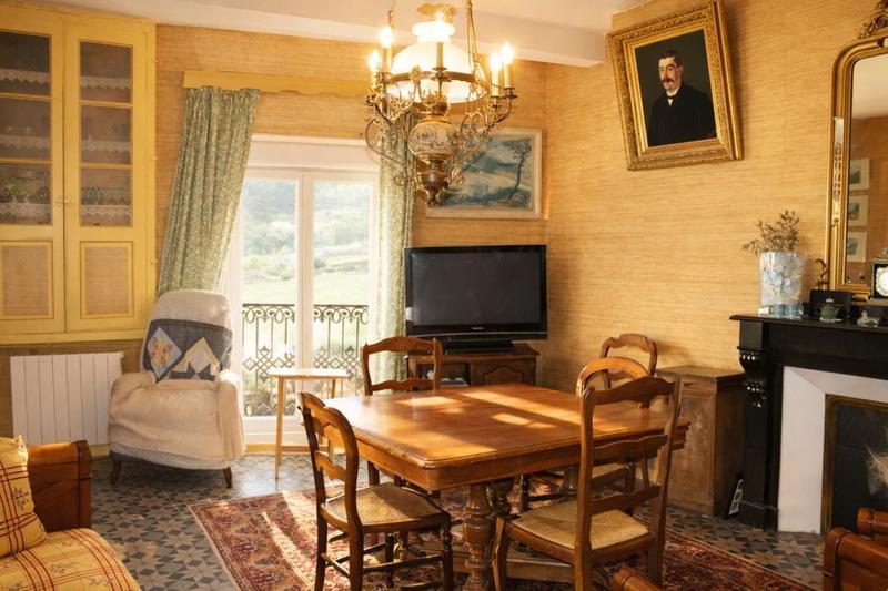 Maison - 180 m² - 9 pièces