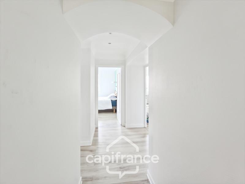 Maison - 222 m² - 6 pièces