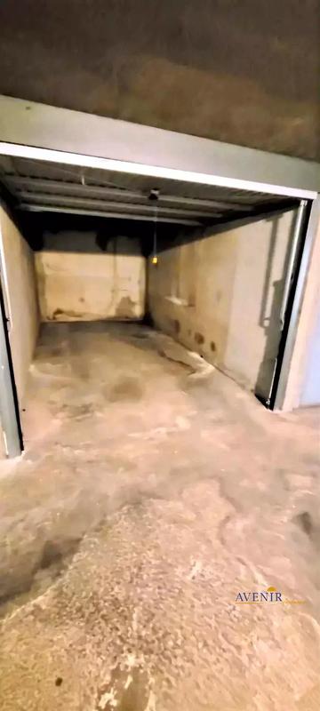 Parking / Garage - 15 m²