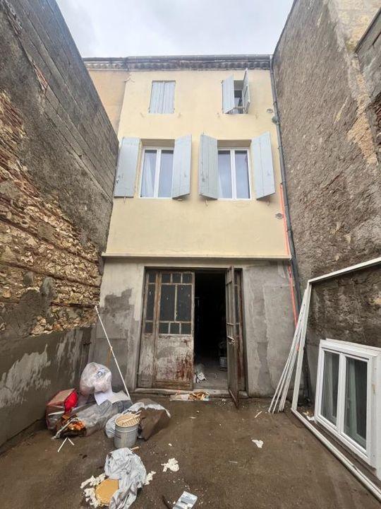 Immeuble - 90 m² - 5 pièces