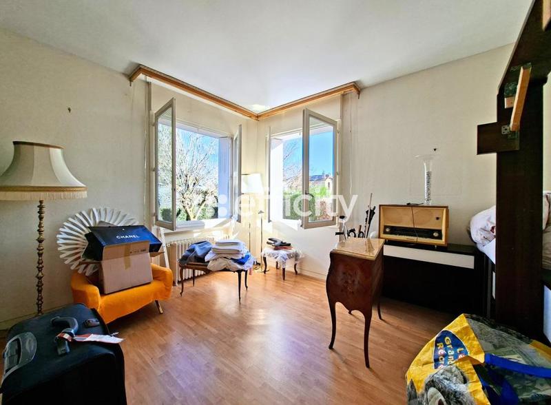 Maison - 181 m² - 7 pièces