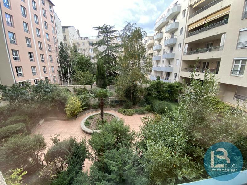Appartement - 104 m² - 4 pièces