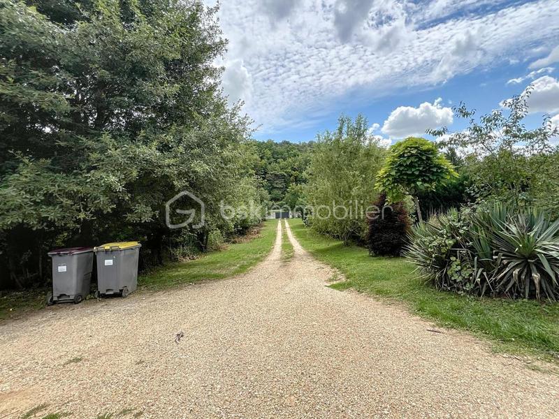 Maison - 180 m² - 5 pièces