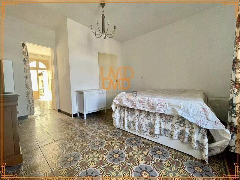 Maison de maîtres - 247 m² - 14 pièces