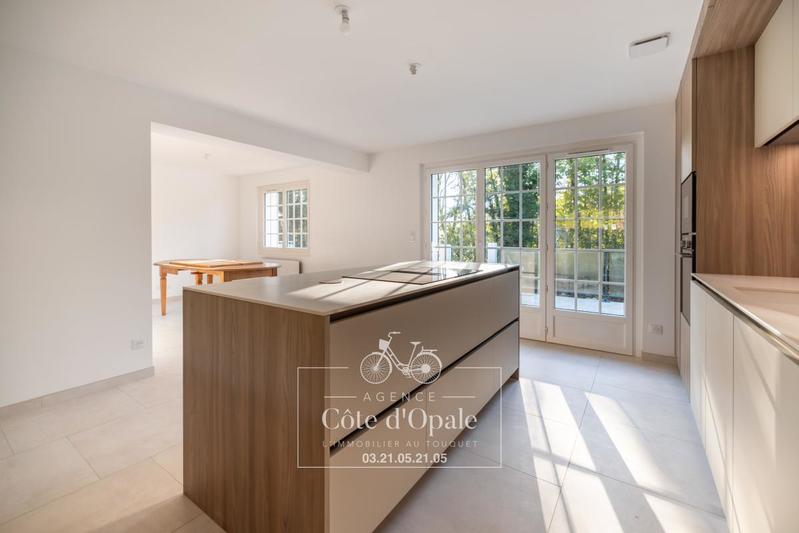 Maison - 215 m² - 6 pièces