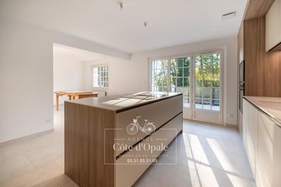 Maison - 215 m² - 6 pièces