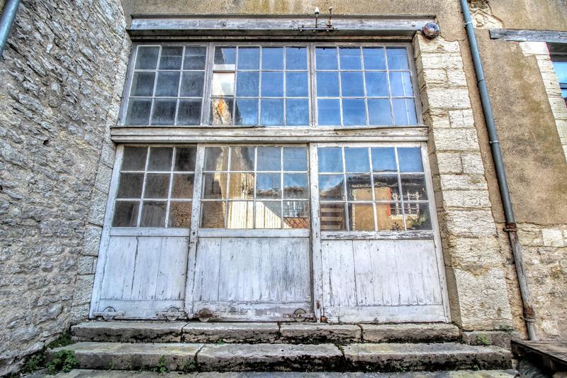 Maison ancienne - 610 m² - 2 pièces