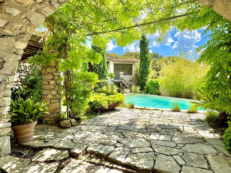 Maison de village - 400 m² - 21 pièces