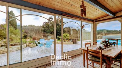 Maison - 250 m² - 10 pièces