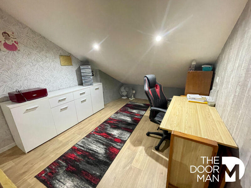 Maison - 198 m² - 8 pièces