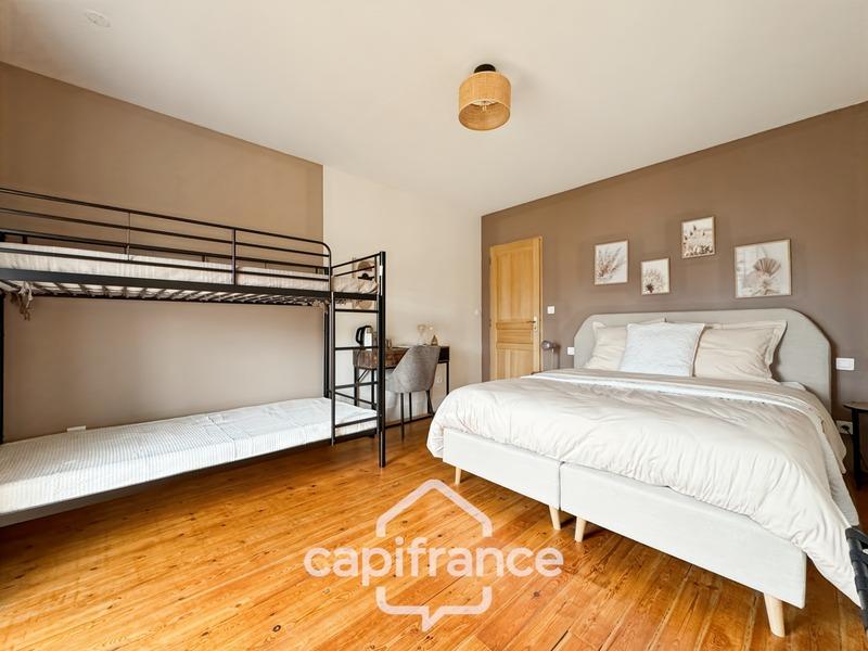 Maison - 299 m² - 11 pièces