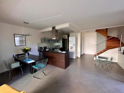 Appartement - 80 m² - 4 pièces