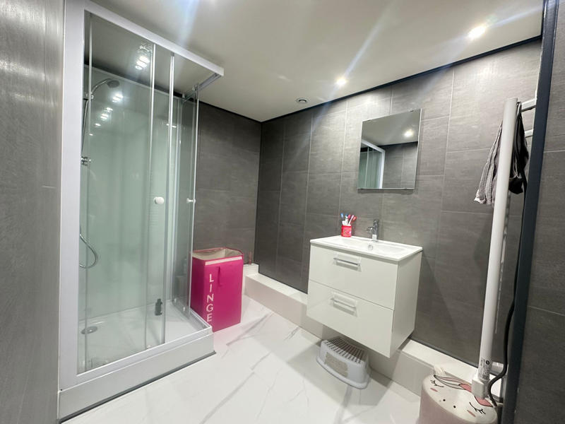 Maison - 245 m² - 8 pièces