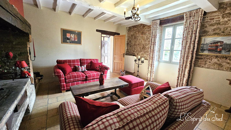 Maison - 298 m² - 10 pièces