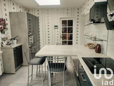 Maison - 230 m² - 10 pièces