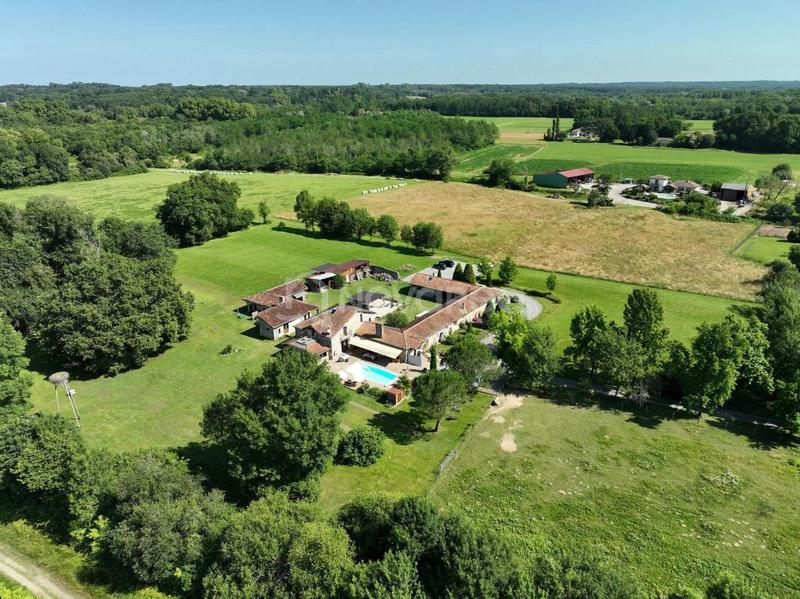 Maison de campagne - 534 m² - 15 pièces