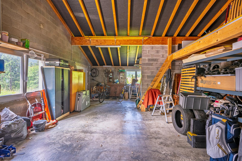 Maison - 250 m² - 7 pièces