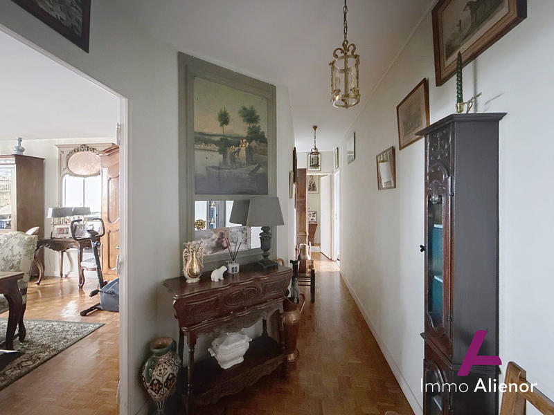 Appartement - 104 m² - 4 pièces