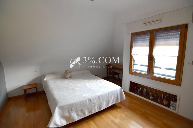 Propriété - 175 m² - 11 pièces