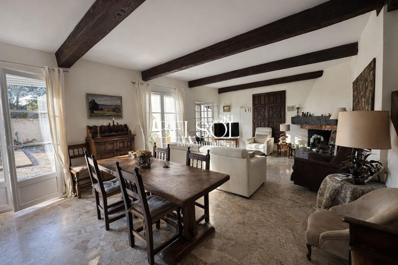 Maison - 205 m² - 6 pièces