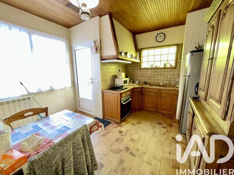 Maison - 240 m² - 8 pièces