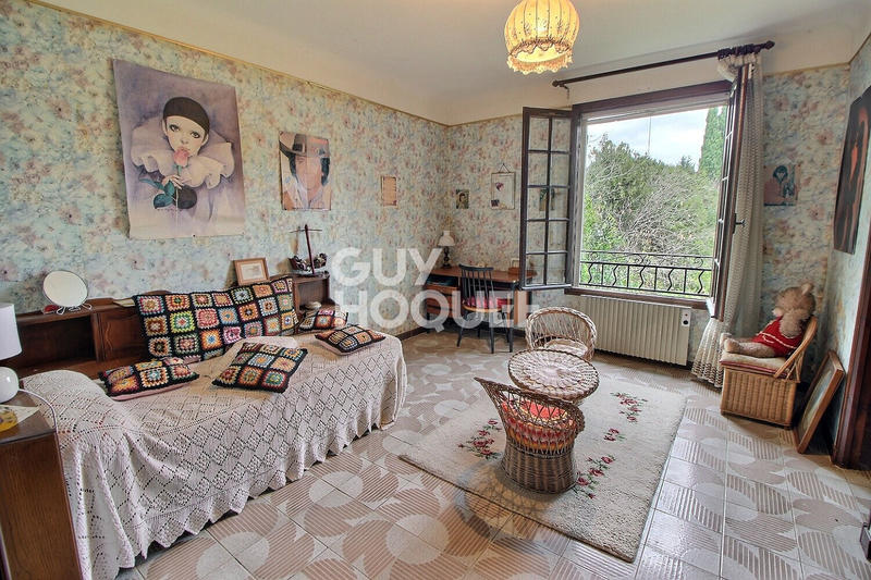 Maison - 298 m² - 11 pièces