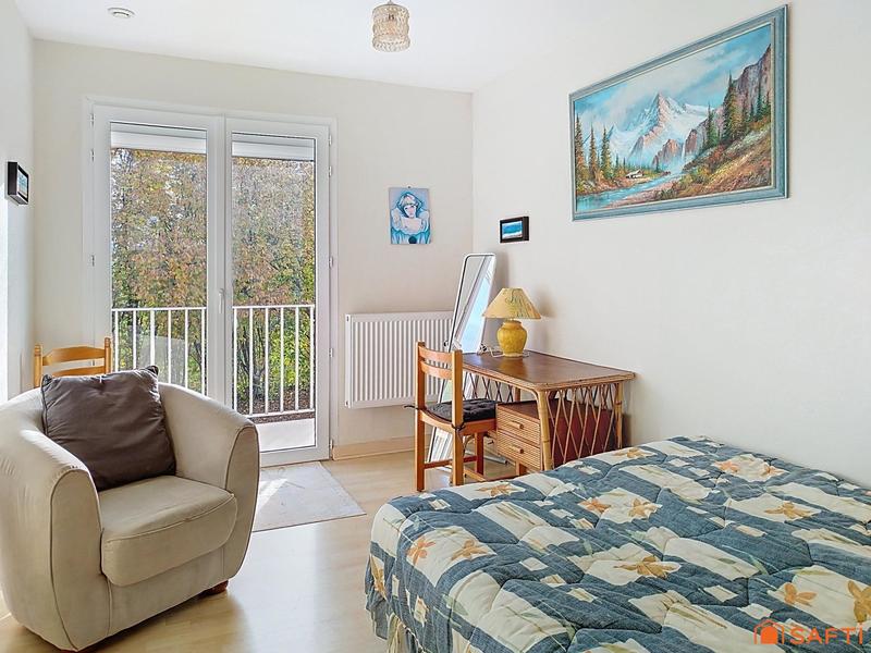 Maison - 300 m² - 11 pièces