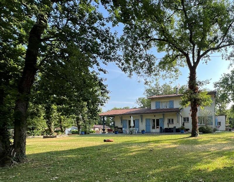 Maison - 188 m² - 8 pièces