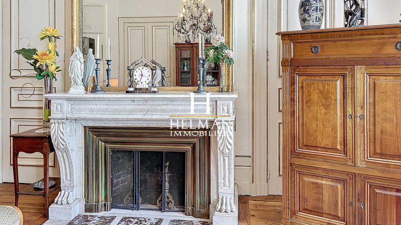 Maison - 300 m² - 8 pièces