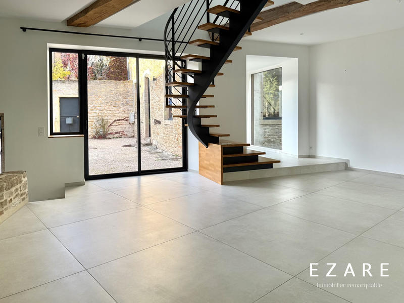 Maison - 261 m² - 9 pièces