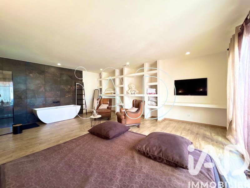 Maison - 181 m² - 6 pièces