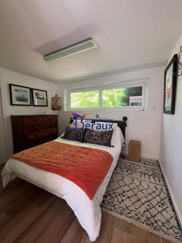 Maison - 327 m² - 10 pièces