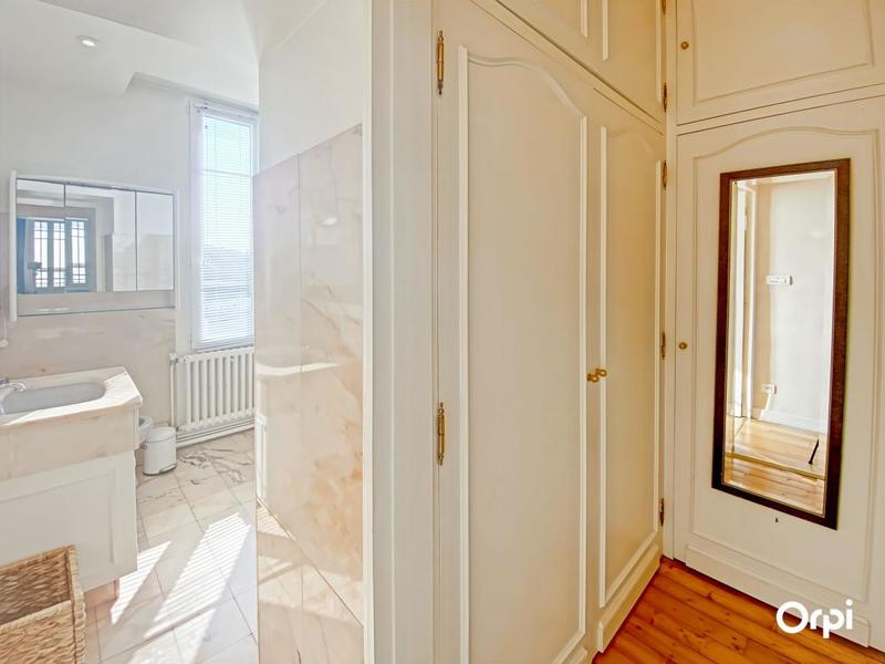 Appartement - 99 m² - 2 pièces