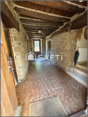 Maison - 187 m² - 9 pièces