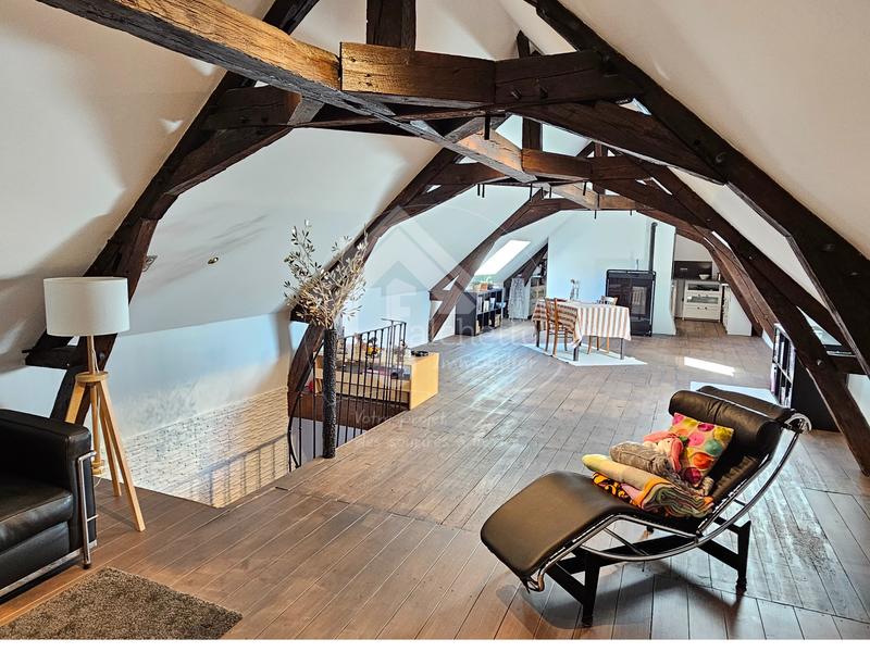 Maison - 230 m² - 9 pièces